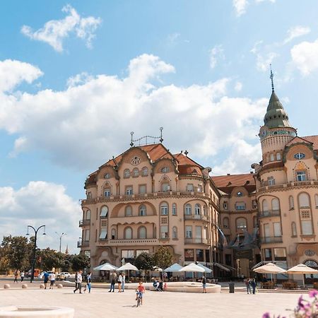 Bluesky Ultra-Central Premium Apartment Oradea Buitenkant foto
