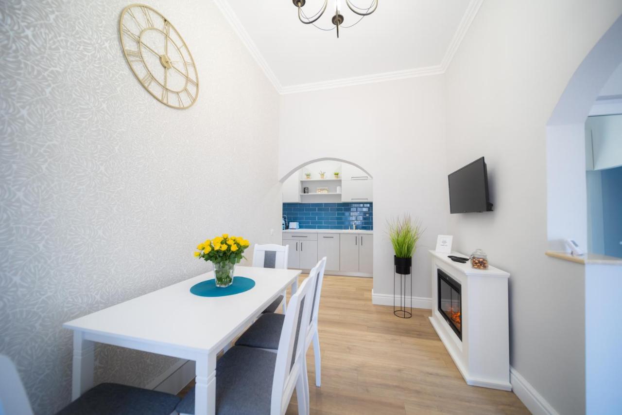 Bluesky Ultra-Central Premium Apartment Oradea Buitenkant foto