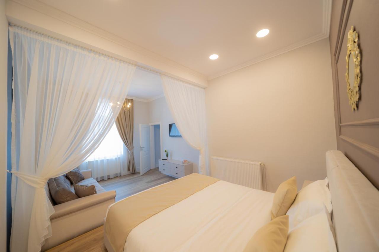 Bluesky Ultra-Central Premium Apartment Oradea Buitenkant foto